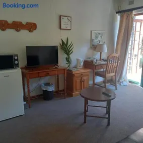 Executive Double room-2 bedrooms, lounge, TV, with private bathroom, patio - Image 2