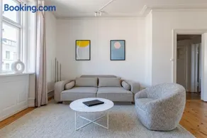 Spacious 3 Bedroom Apartment in Peaceful Area - Image 3
