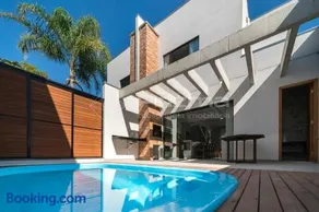 Lindo duplex geminado na Praia de Mariscal. - Image 1