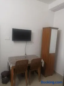 Rail view tourist home - Image 2