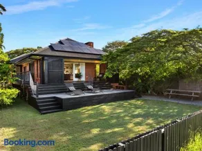 Merlin - Luxury Riverfront Escape, Walk to Beach - Image 3