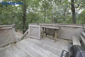 Mountain Getaway with Lake View - Image 3