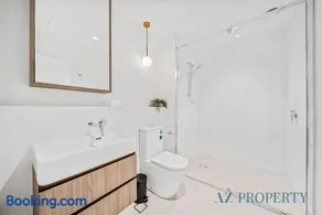 Brand new Luxurious 2 Bedroom Perth CBD - Image 4