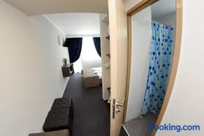 Hotel Victoria - Image 1