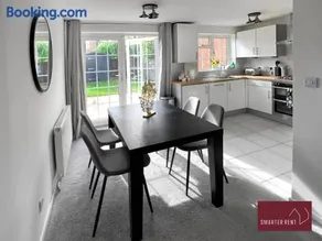 Farnham - 2 Bed House - Parking - Image 3