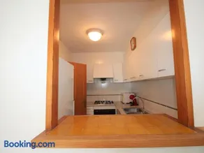 Appartement lumineux avec terrasse et jardin à 200 m de la plage de Grifeu - Image 3