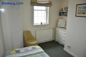 The Little Elbow Room - Image 5