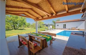 Cozy Home In Buje - Image 5