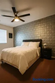Spacious 3BR Home w Game Room, Gym & Study - Image 4