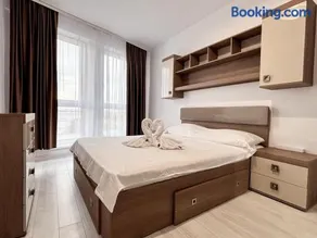 Tamy Airport Apartment - Parking, Kingsize Bed - Image 1