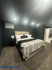 Luxury 2 bedroom basement - Image 4