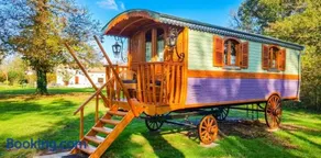 Studio cosy à Bussac-Forêt avec piscine partagée, 15m² - Image 1