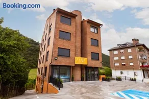 Maile Apartamentos - Image 1