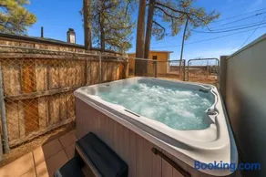 NEW I Mountain Views I Hot Tub I Lawn Games I Patio I BBQ - Image 4
