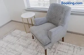 Landing - Modern Apartment with Amazing Amenities (ID3254X53) - Image 3