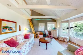 Dog-friendly bayfront home close to Rockland with water view - snowbirds welcome - Image 2