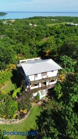 Private Jungle Hilltop Retreat - Image 3