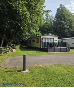 W16 Hoburne Devon Bay -Woodland View Exec Van - Hot Tub - Private Parking - Hoburne Devon Bay - Image 1