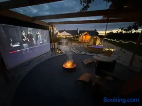 Verrière insolite avec jacuzzi et sauna - Image 1