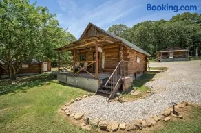 Log cabin-Kitchen-Front porch-Queen-The Velvet Rooster - Image 2