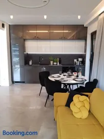 Apartament de Luxe by Maria Kolobrzeg - Shellter - Image 3