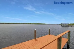 Waterfront Paradise in Punta Gorda The Boat House - Image 4