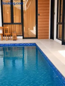 Cozy Poolside Room at Guesthouse Zio - Image 2