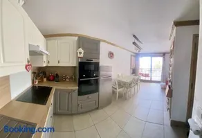 Les 7 laux immobilier chalet F - Image 1