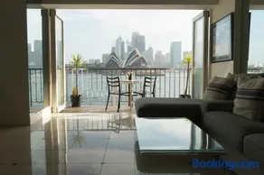 Absolute Waterfront Luxe Opera House and Harbour Bridge Views - Best in Sydney! - Image 2
