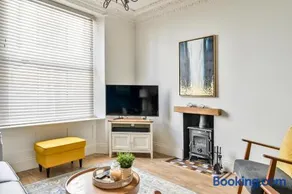 Luxury Georgian Townhouse Moments from the Harbour - Image 3
