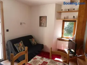 Charmant studio au calme à Murbach vue jardin, parking & Wi-Fi gratuit - Image 3