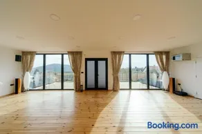 SunMoon Kosmaj kućice i prostor za događaje - Image 3