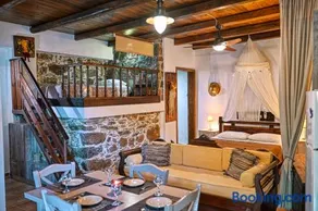 "PefkoPetro" Traditional House - Image 3