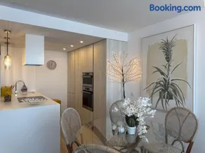 Riverside duplex by the sea with pool and balcony - Image 3