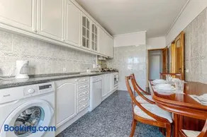 Quarto duplo com vista rio num apartamento partilhado - Image 3