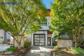 3BR 2.5BA The Orcas Parkside- In Seward Park, near the lake - Image 2