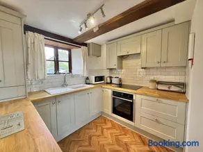 Wisteria Cottage - Image 2