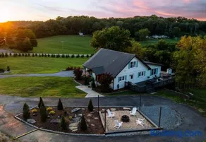 27 South - Large Lux Retreat With Hot Tub & Gameroom - Image 4