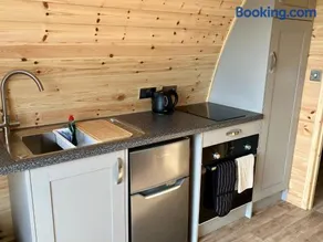 Waterpump Pod for 2 adults with ensuite in the Suffolk Countryside - Image 3
