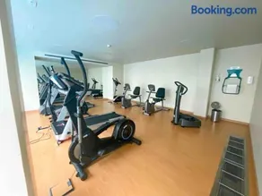 Piso de lujo con piscina y gym, a 2min de la playa - Image 1