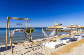 Onyx Beach Residence - Free Beach Access & Parking - Image 1