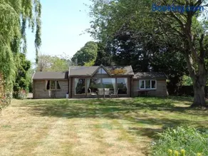 Idyllic Log Cabin Near Stratford upon Avon - Image 2