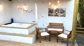 Chalé Na coruja e Chalé Encanto com BANHEIRA com AQUECEDOR e hidromassagem 7,5km centro Águas com COM CAFÉ, internet Starlink - Image 5