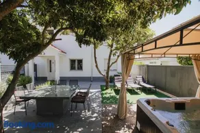 Green Apartment - Image 3
