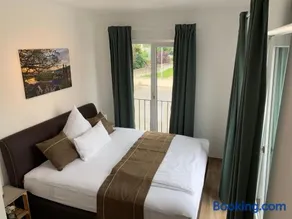 Main Boarding House - Image 5