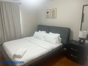 Exquisite 4 Beds Near EWR NYC - Image 2