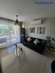 Hermoso y equipado Departamento con wifi y aire acondicionado - Image 1