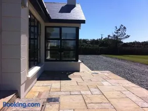 Kilmore Quay Castleview 1 - 5 Bedroom House - Image 2