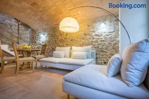 'La Petita' Cruilles Costa Brava Chic Welcoming Cottage Medieval Village - Image 1