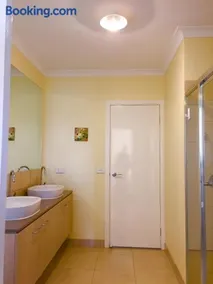King House - Image 5